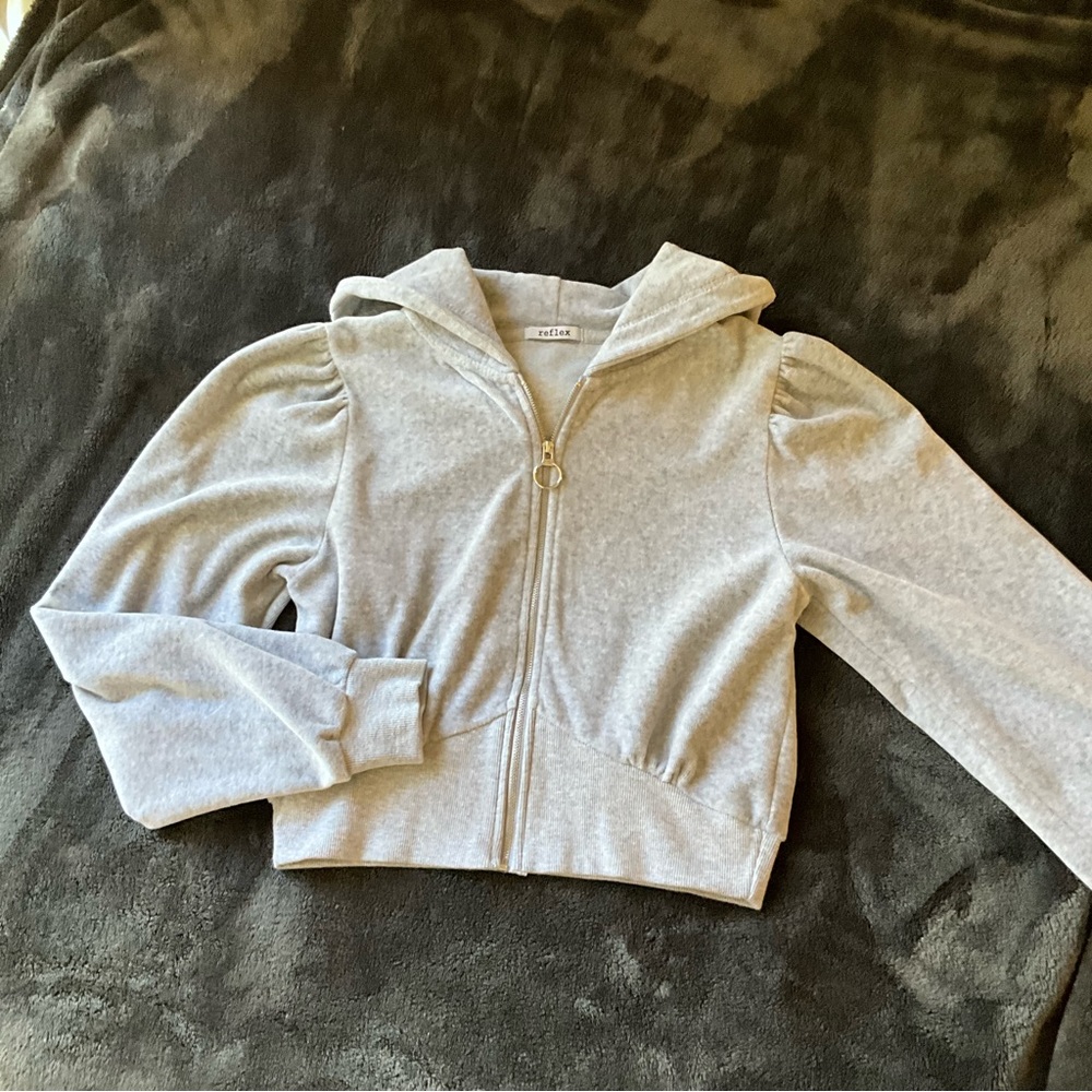 Zip up gray sweater with puffy sleeves